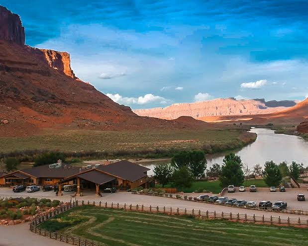 Red Cliffs Lodge: Best Places To Stay in Moab